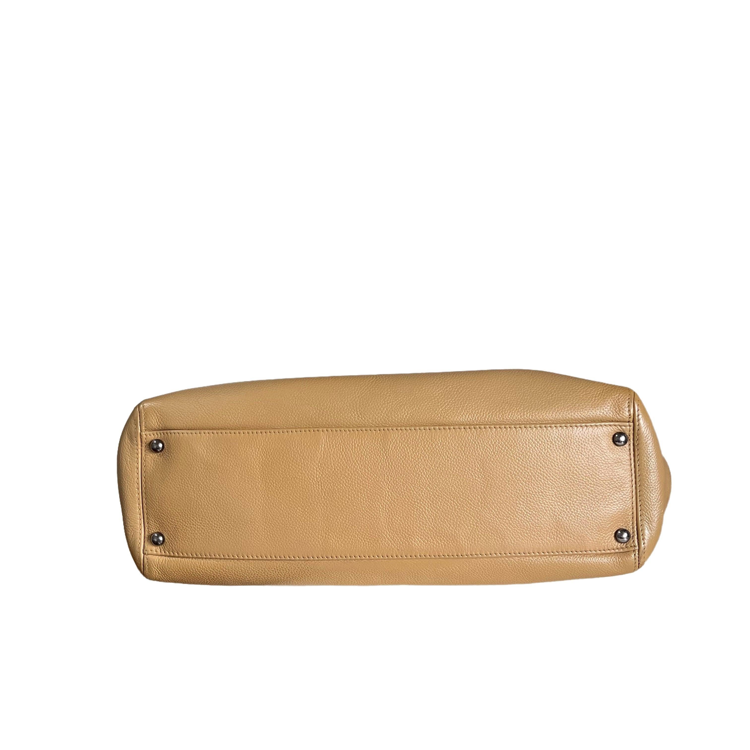 Chanel Cerf Executive 2005 East West Small Camel Caviar Leather Handbag For Sale 1
