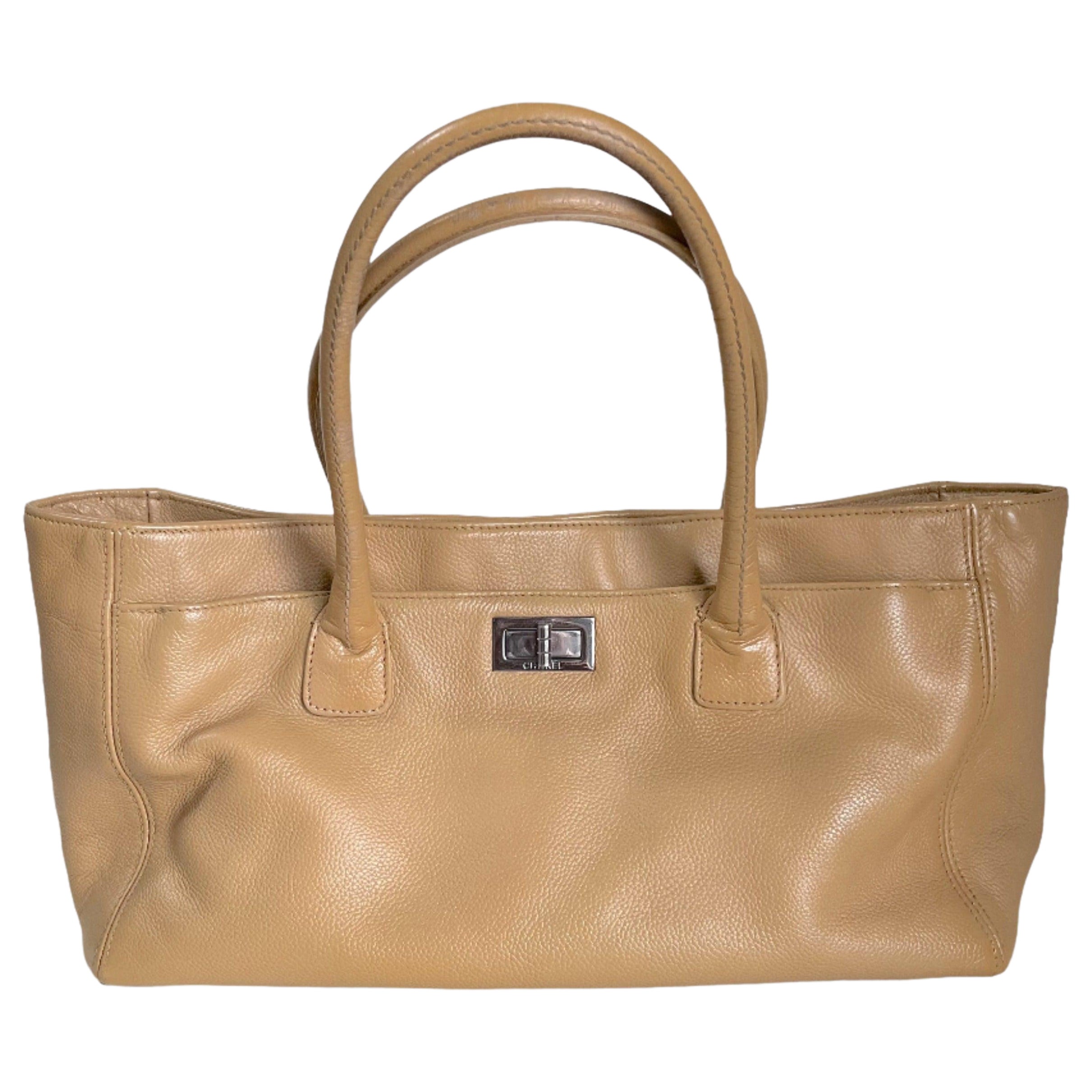 Chanel Cerf Ejecutivo 2005 Este Oeste Bolso Pequeño Piel Caviar Camel