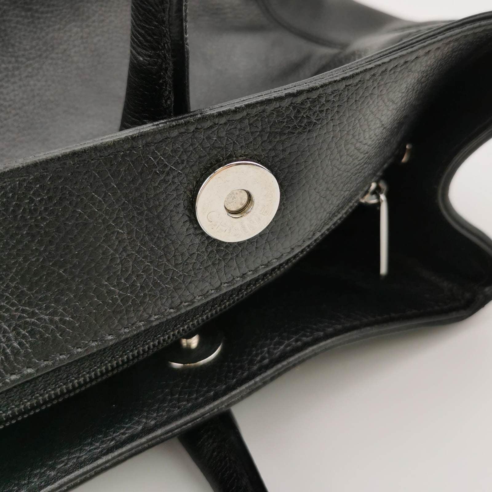 Chanel Cerf Executive East West Small Black Caviar Leather Handbag For Sale 7