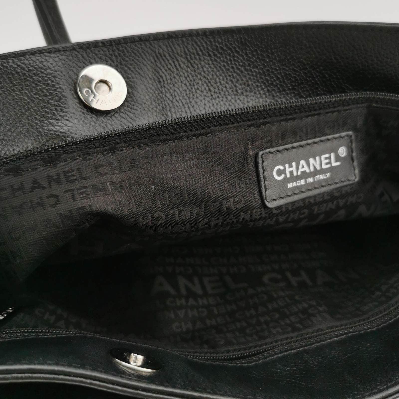 Chanel Cerf Executive East West Small Black Caviar Leather Handbag For Sale 9