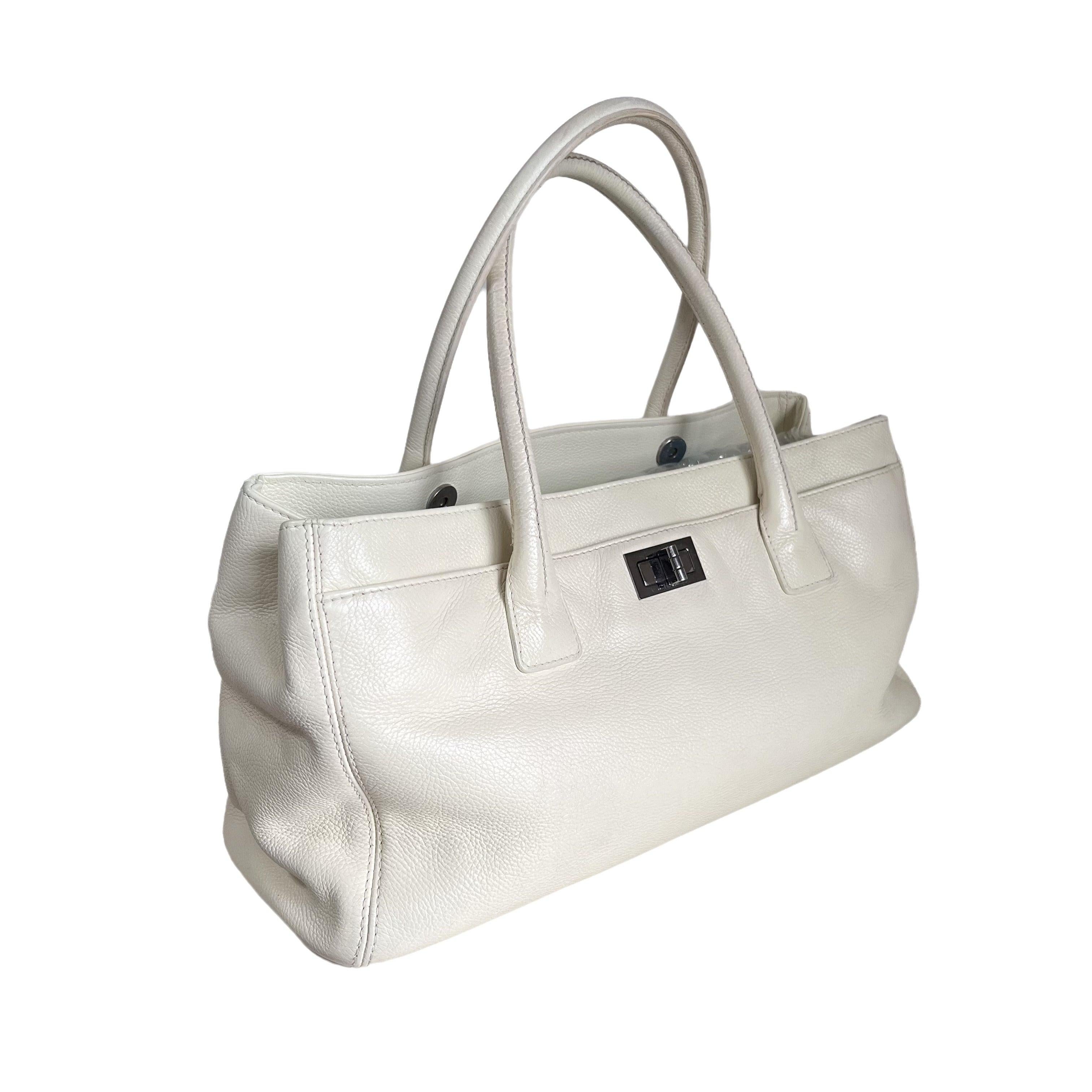 Gray Chanel Cerf Executive East West Small White Caviar Leather Handbag For Sale