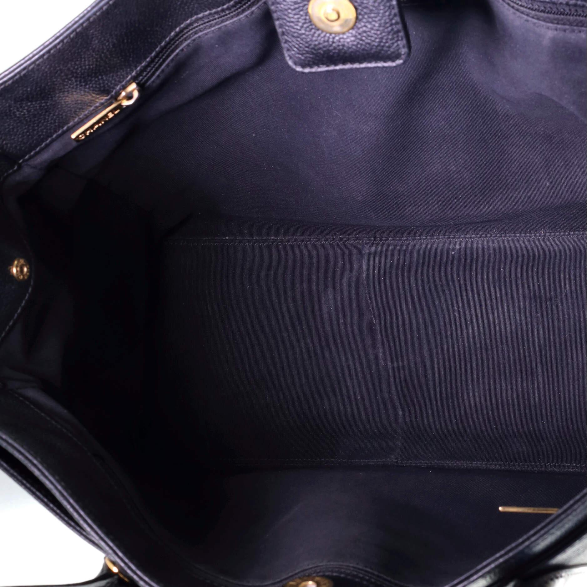 Chanel Cerf Executive Fourre-tout en cuir moyen 1