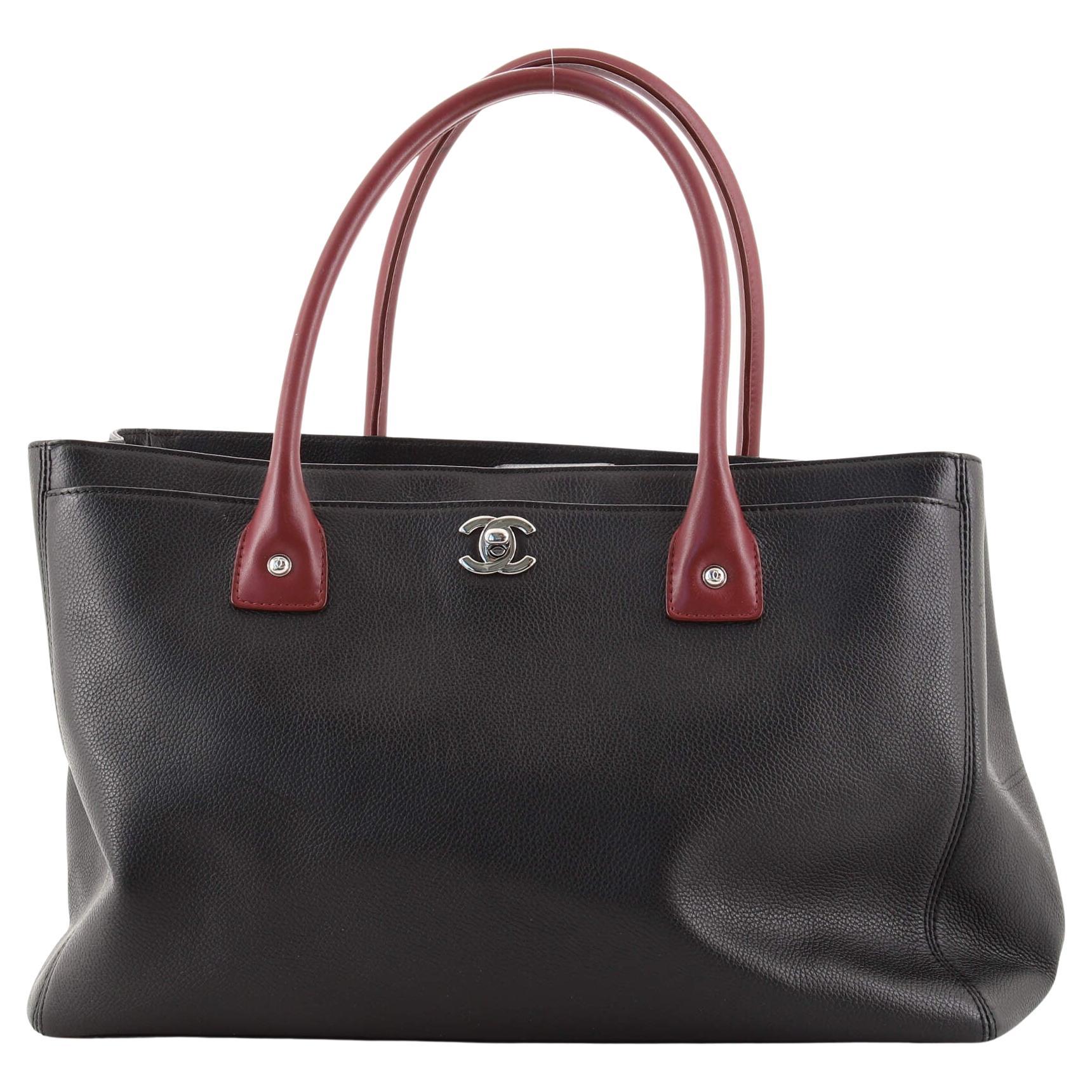 Chanel Cerf Executive Fourre-tout en cuir moyen