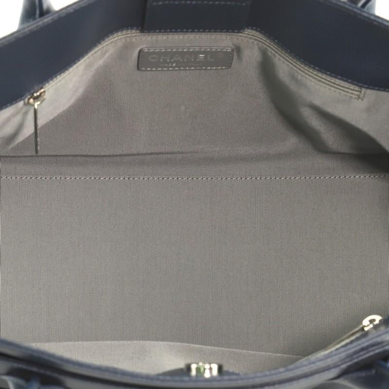 Women's or Men's Chanel Cerf Executive Tote Leather Small