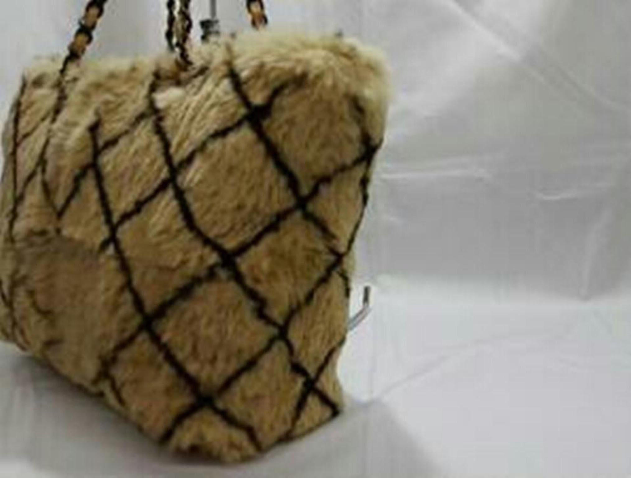 Chanel Chain 211395 Natural X Black Fur Tote For Sale 7
