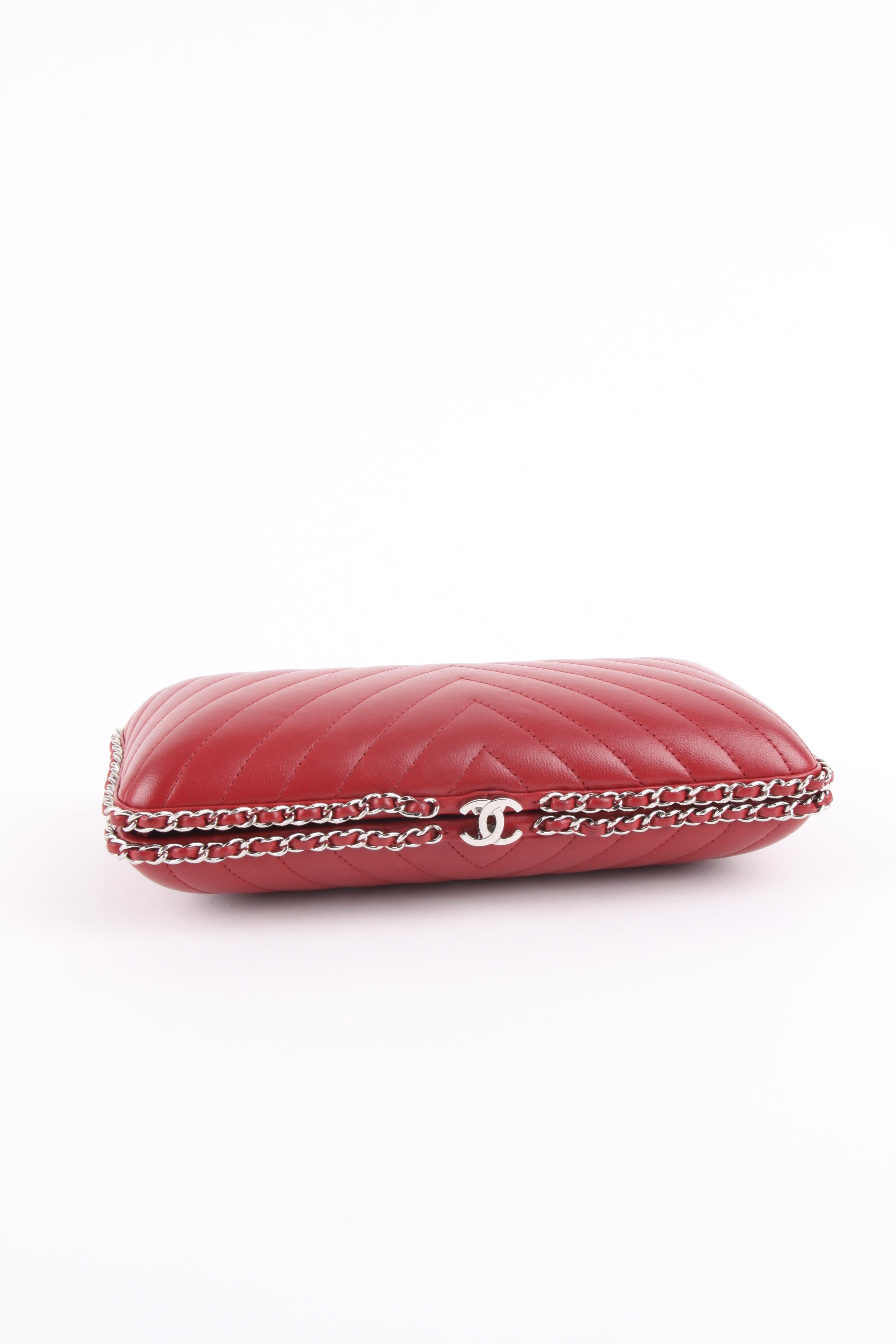 Chanel Chain Around Box Clutch Chevron - red For Sale 2