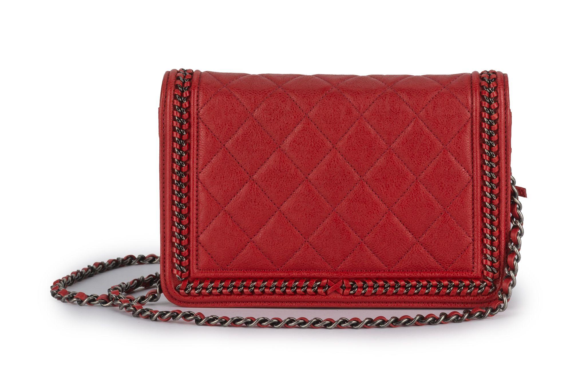 Chanel Portafoglio a catena per ragazzo su catena In condizioni ottime in vendita a West Hollywood, CA