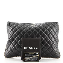 Chanel Kette um O Etui Clutch aus gestepptem Lammfell groß
