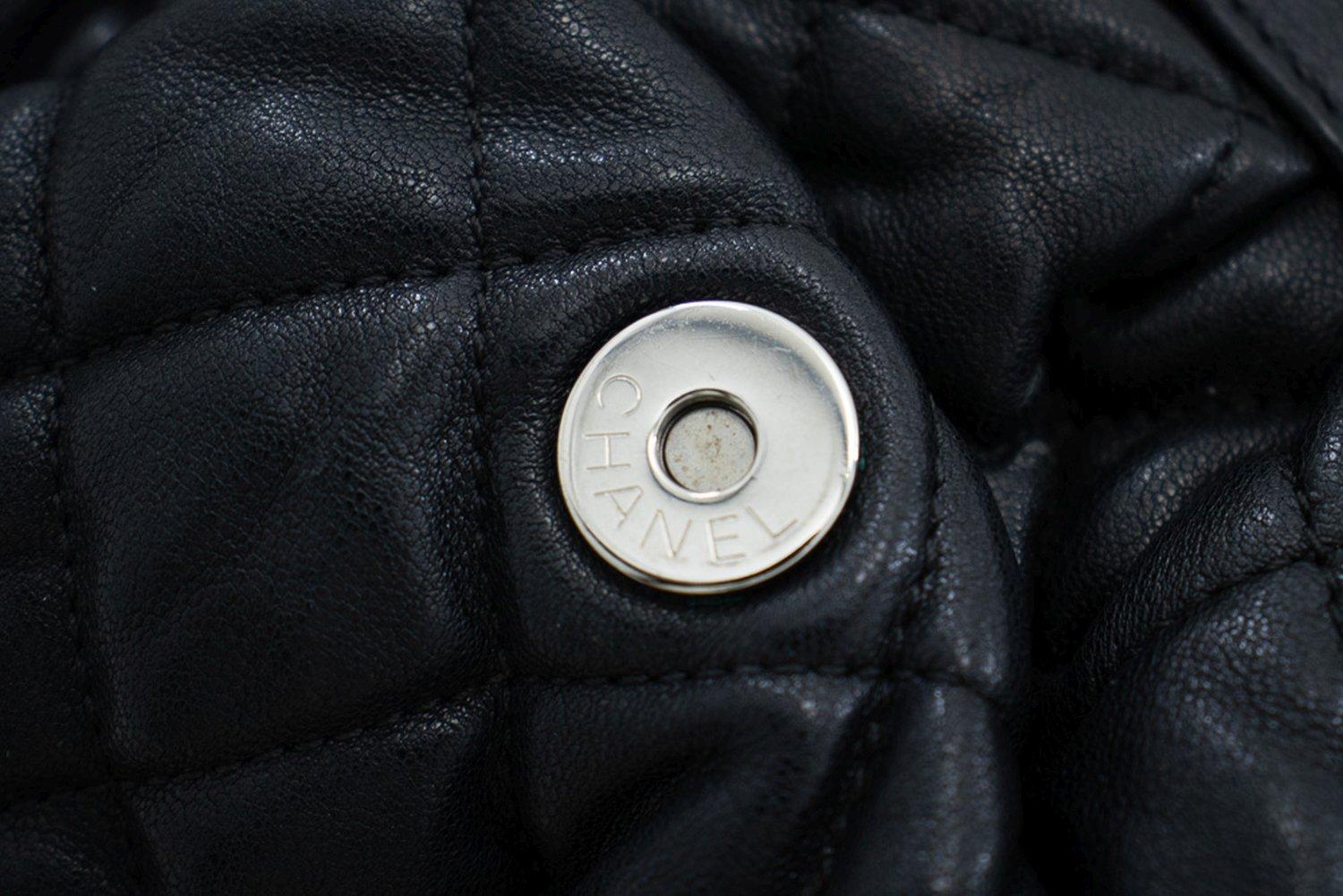 CHANEL Chain Around Shoulder Crossbody Bag Black Calfskin Leather For Sale 10
