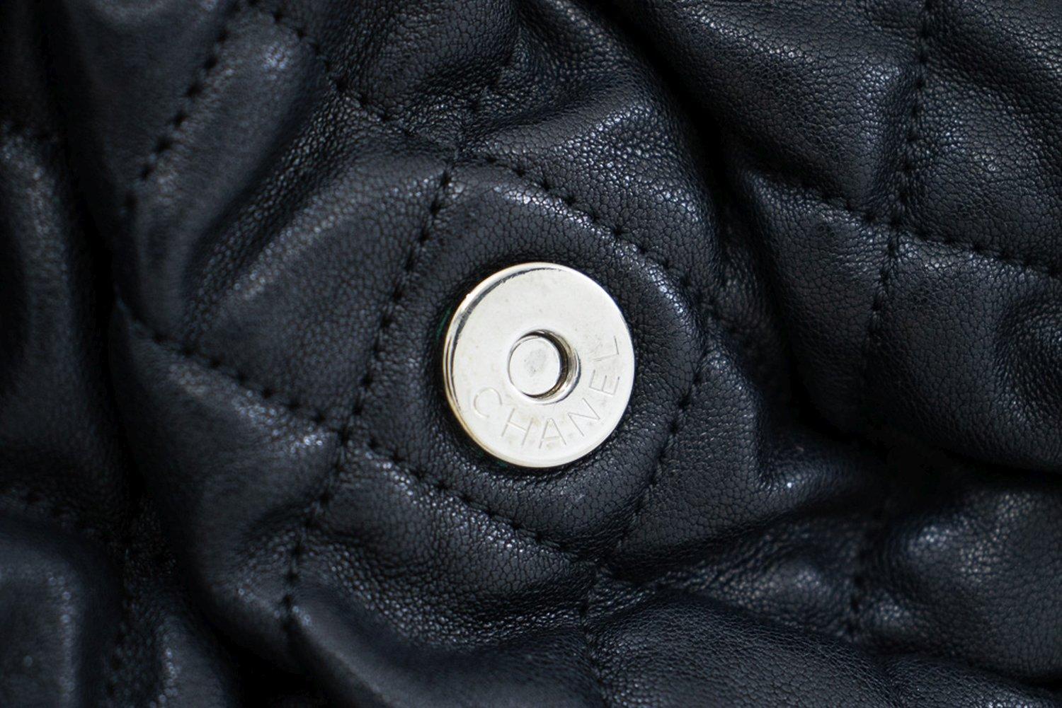 CHANEL Chain Around Shoulder Crossbody Bag Black Calfskin Leather For Sale 12