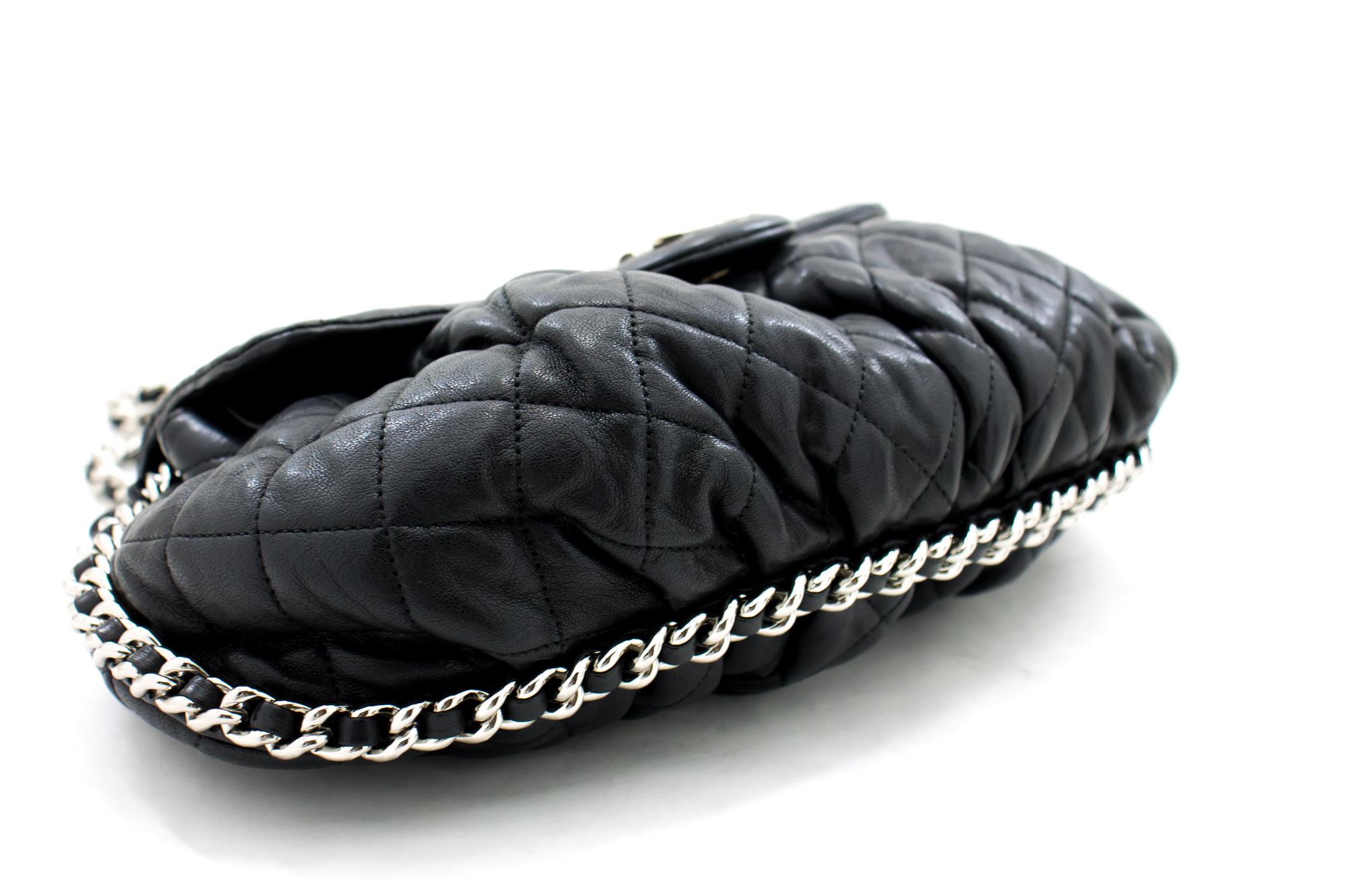 CHANEL Crossbody Tasche mit Kette um die Schulter aus schwarzem Kalbsleder im Zustand „Gut“ im Angebot in Takamatsu-shi, JP