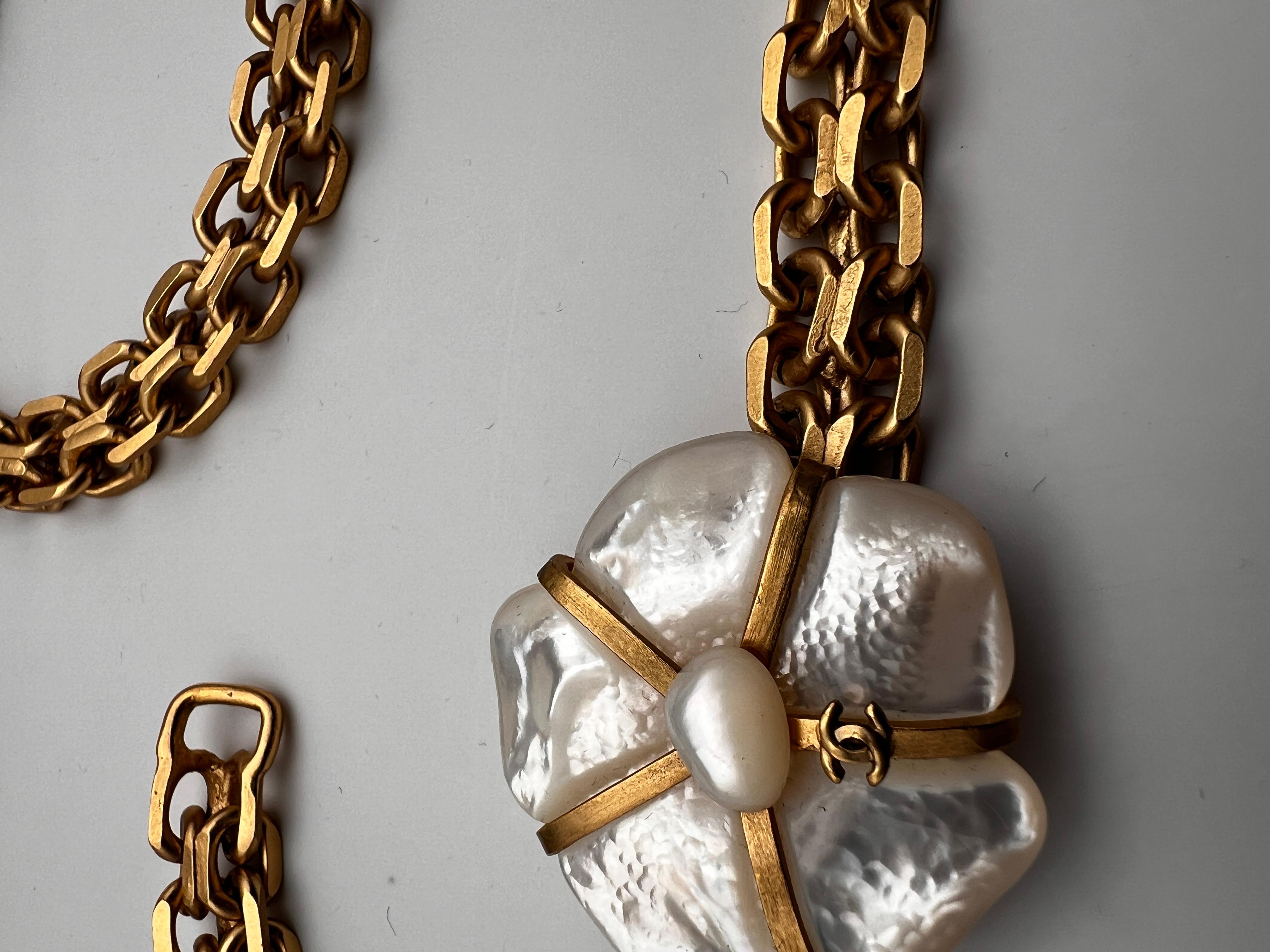 Chanel Chain Belt Camelia 2001 Paris For Sale 1