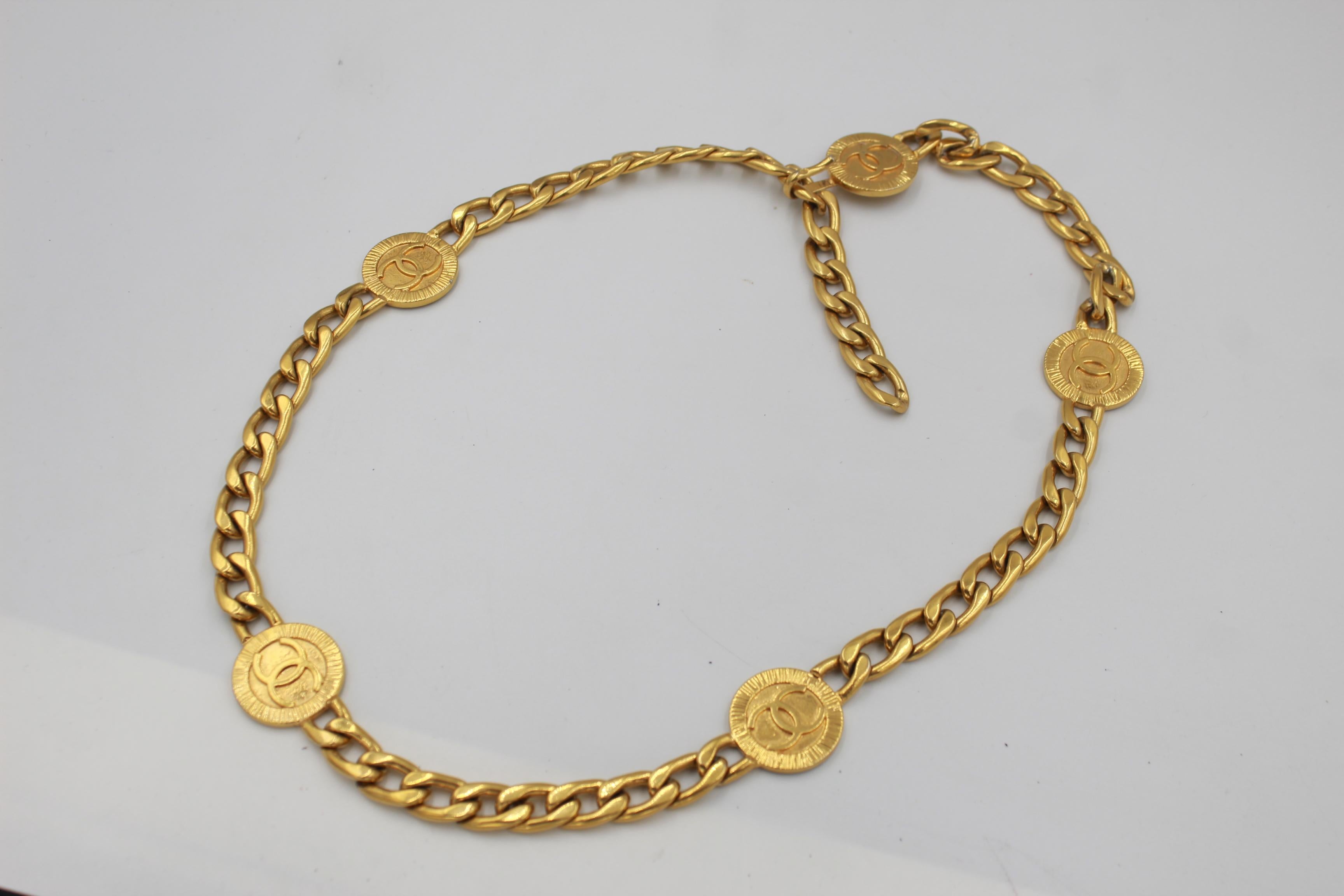 Women's or Men's Chanel chain belt in gold metal double « C » For Sale