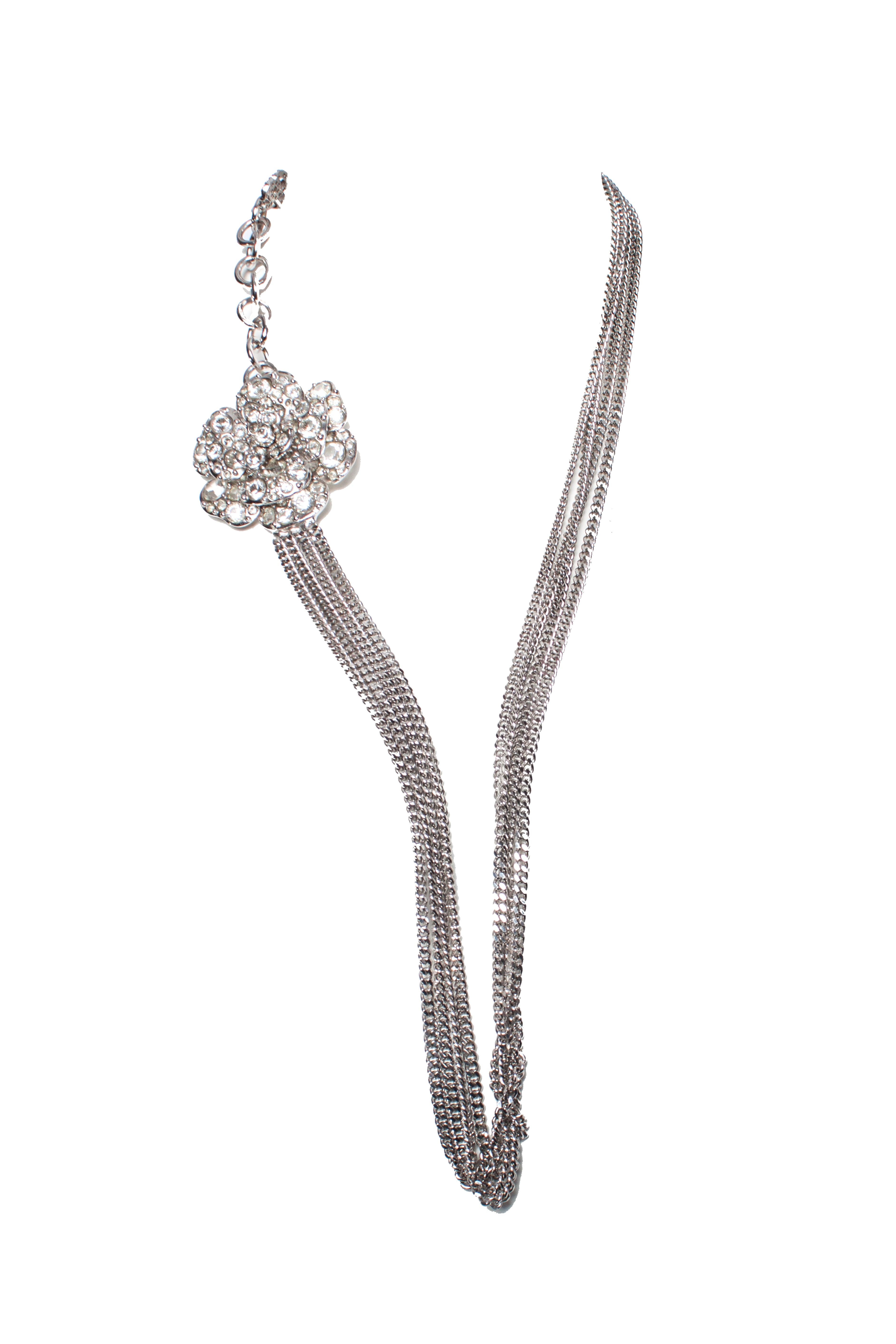 Chanel, Kettengürtel/Halskette mit strassbesetzter Kamelie. im Angebot 2