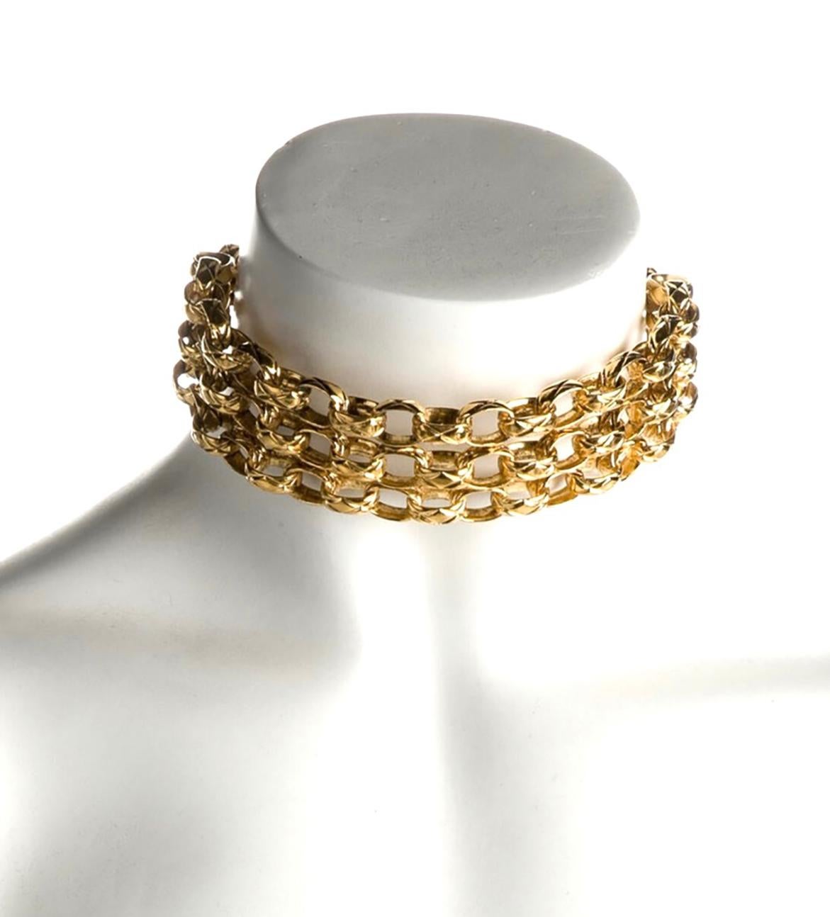 1984 Chanel collection 23
gold plated gripoix chain choker
Condition: very good