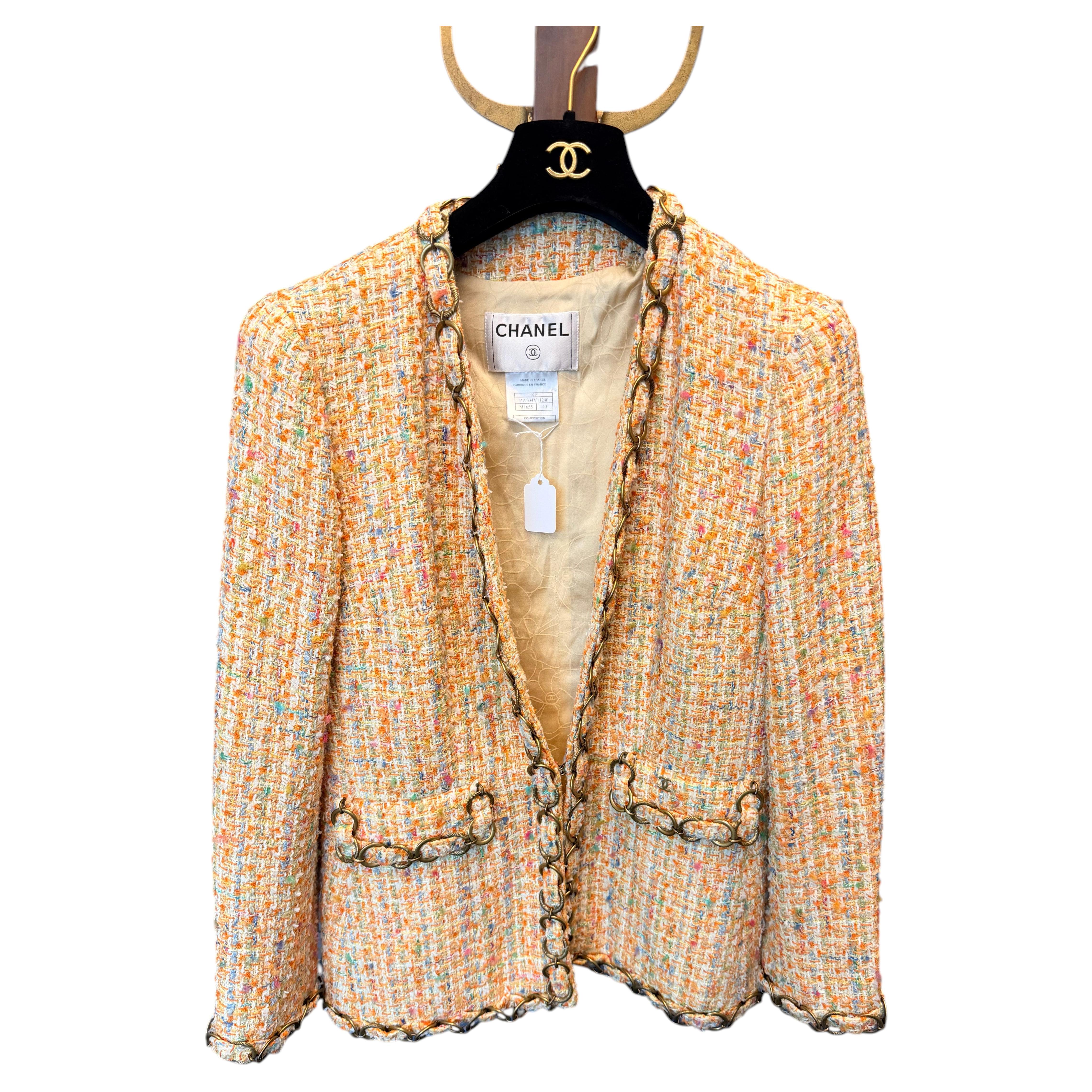 Chaqueta contemporánea de tweed de lana de Chanel de 2002 con detalle de cadena, talla 40 (Francia)