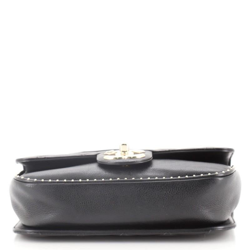 Chanel Chain Handle CC Flap Bag Quilted Caviar mit Nieten Detail Small Damen