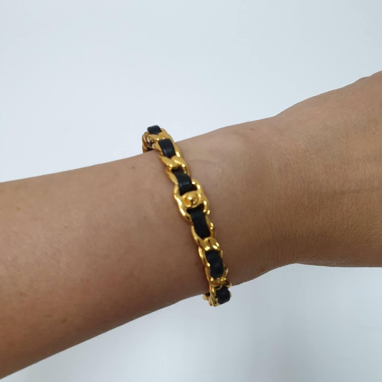 Chanel Chain leather Detail Bracelet In Excellent Condition For Sale In Krakow, PL