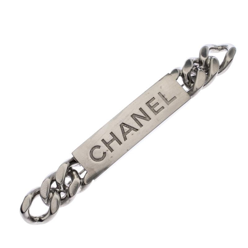 Chanel Chain Link Motif Silver Tone Bar Pin Brooch In Excellent Condition In Dubai, Al Qouz 2