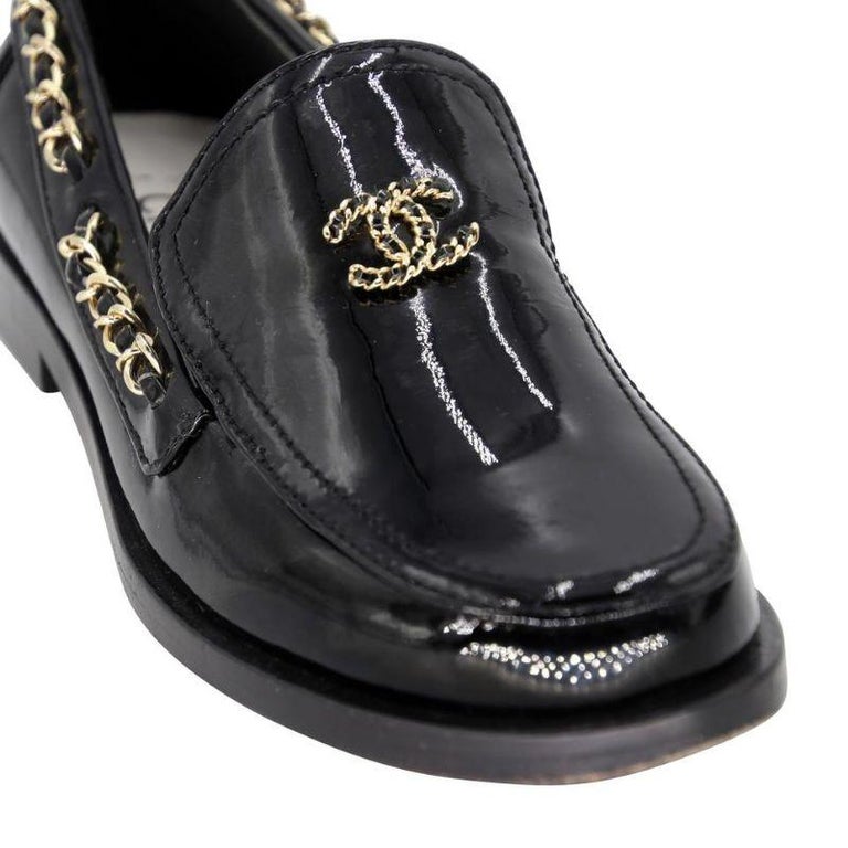 Chanel Chain Loafers 36c Patent Leather CC Logo Flats CC-0502N-0146 For  Sale at 1stDibs