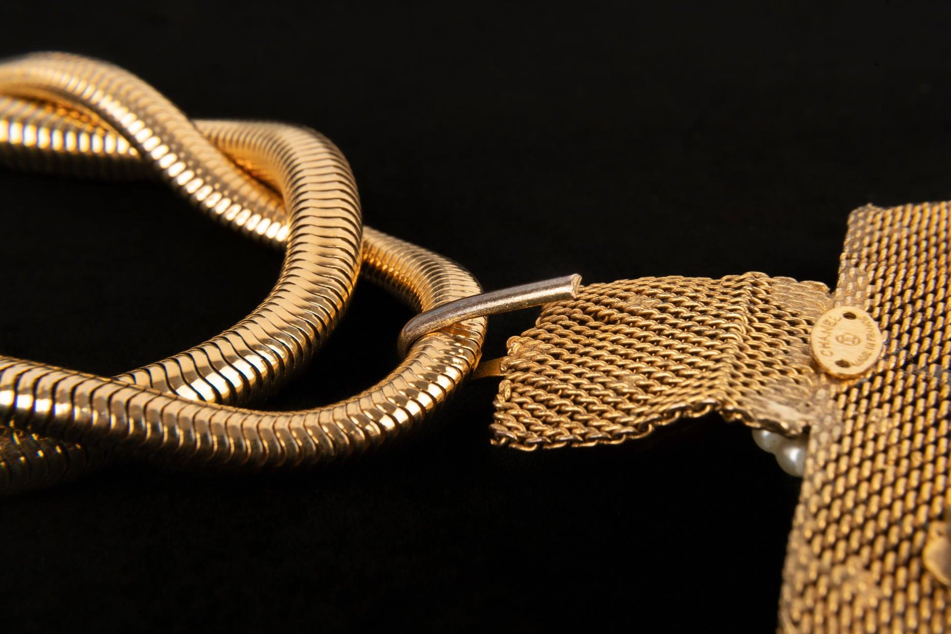 Collar de cadena Chanel con colgante de cruz, años 80 en venta 3