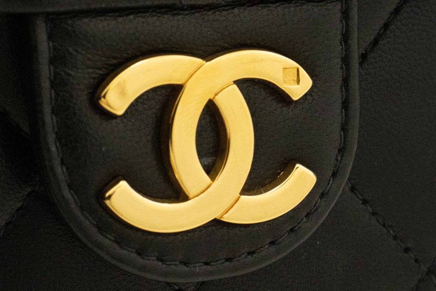 CHANEL Chain Shoulder Bag Black Clutch Flap Quilted Purse Lambskin For Sale 8