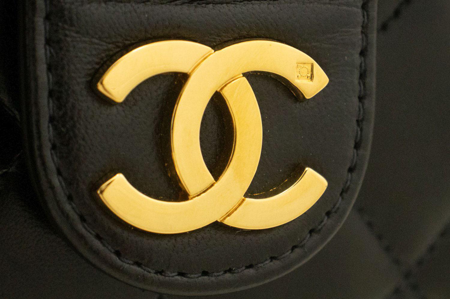 CHANEL Chain Shoulder Bag Black Clutch Flap Quilted Purse Lambskin For Sale 8