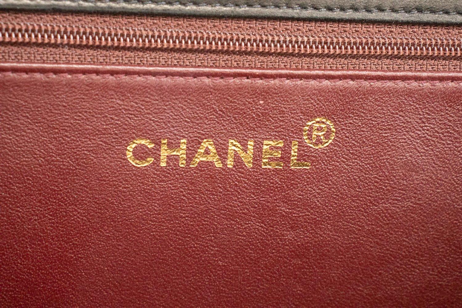 CHANEL Chain Shoulder Bag Black Clutch Flap Quilted Purse Lambskin For Sale 10