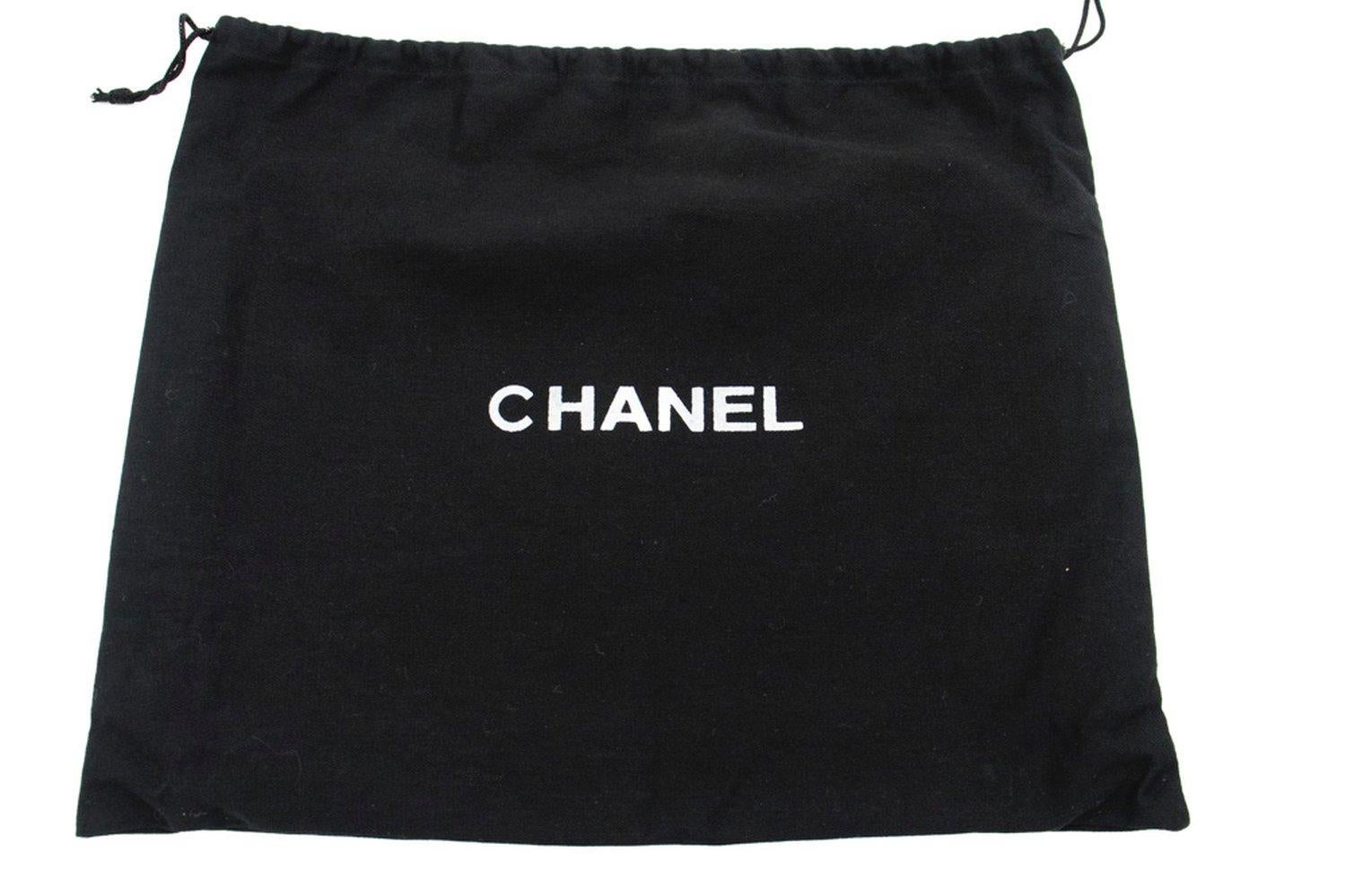 CHANEL Chain Shoulder Bag Black Clutch Flap Quilted Purse Lambskin 13