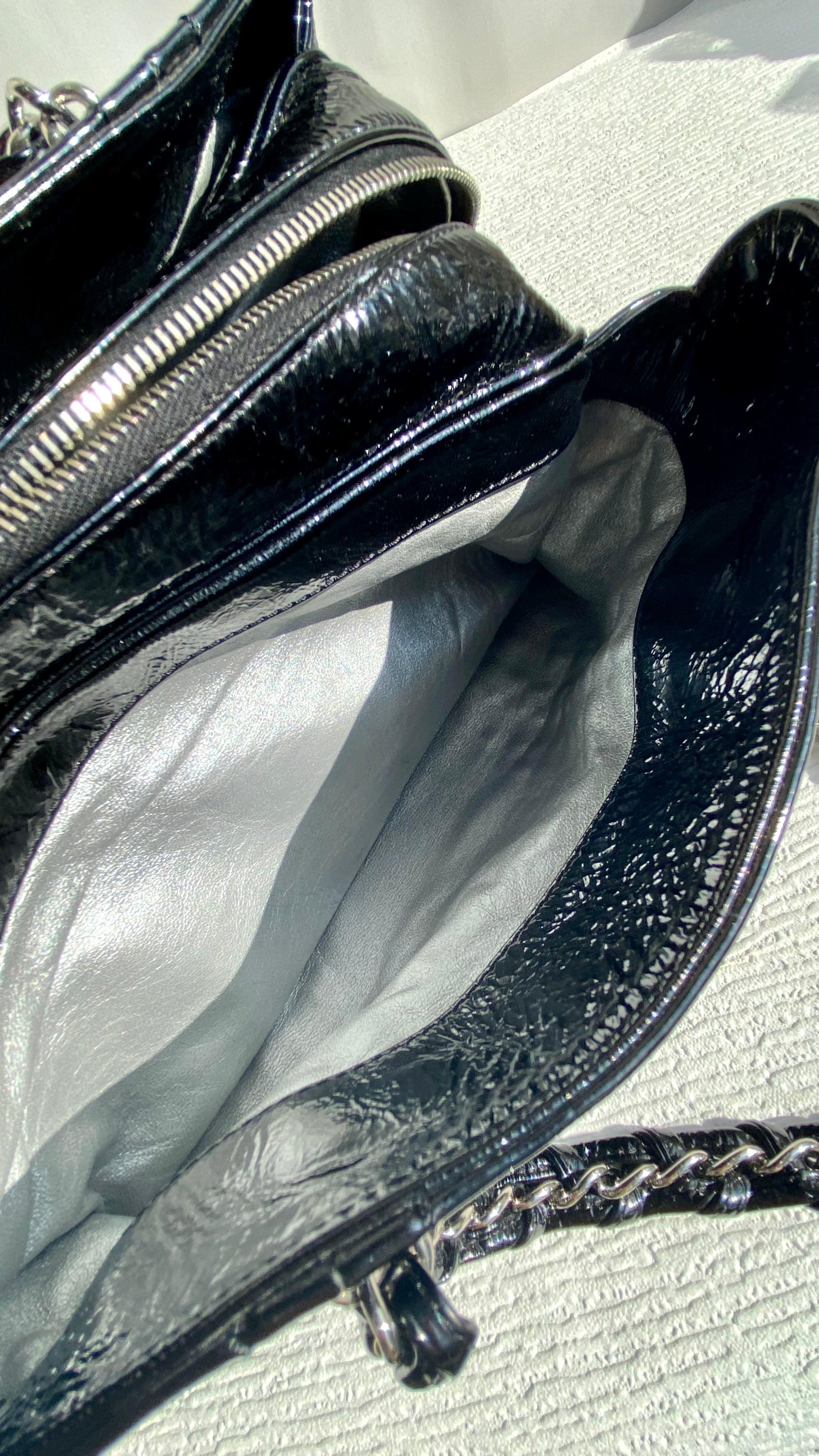 Women's Chanel Chain Shoulder Bag  For Sale