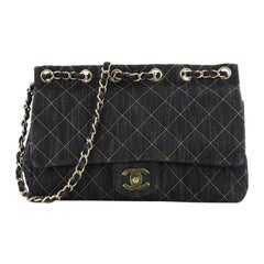 Chanel - Sac à rabat en chaîne matelassé en denim Jumbo