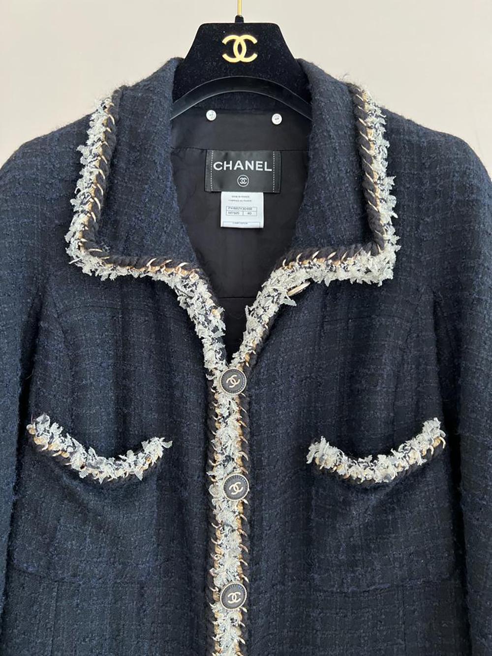 Chanel Chain Trim Collectors Tweed Jacket In Excellent Condition For Sale In Dubai, AE