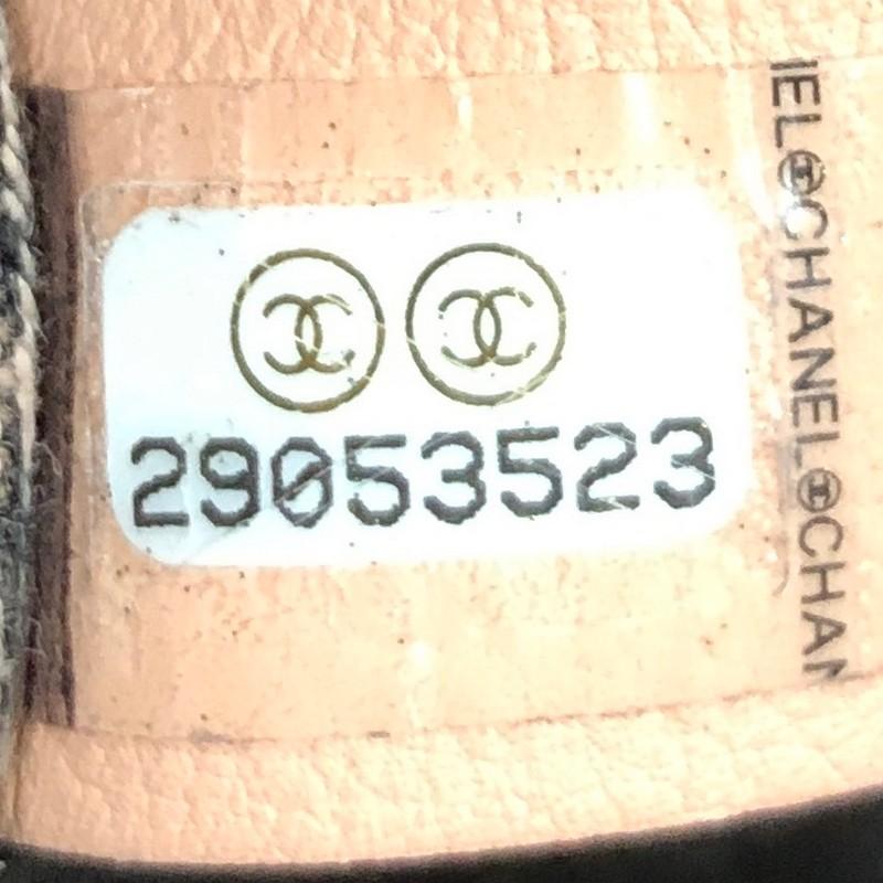 Marsupio a catena Chanel in denim trapuntato e consumato 2