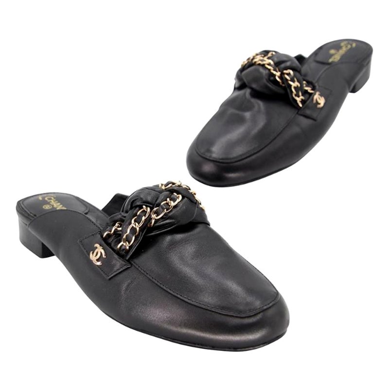 Chanel Chainlink Slip on Charm 40 Slide Mules With Gold CC CC-0803N-0011 For Sale