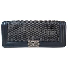 Chanel Kettenhemd Leder Long Boy Clutch