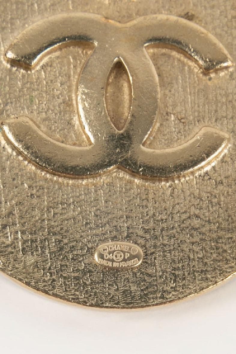 Alfileres de metal con champán y esmalte Chanel, 2004 1
