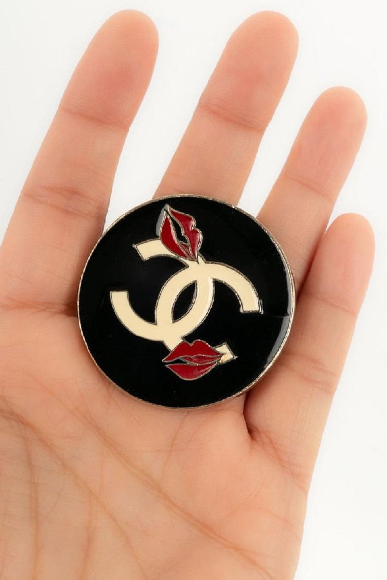 Chanel Champagne and Enamel Metal Pins, 2004 For Sale 2