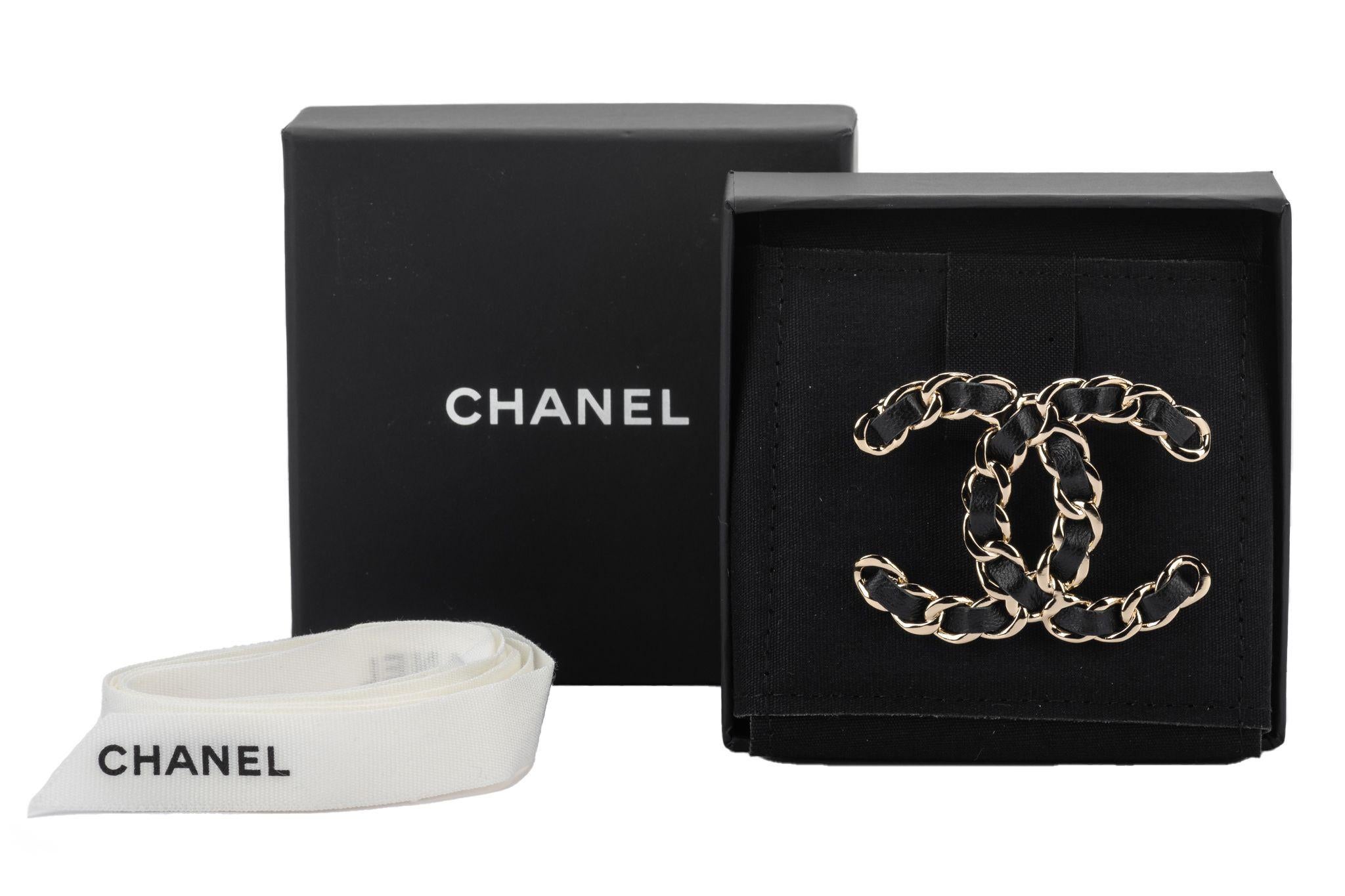 Chanel Champagne Gold Leather CC Pin NIB For Sale 2