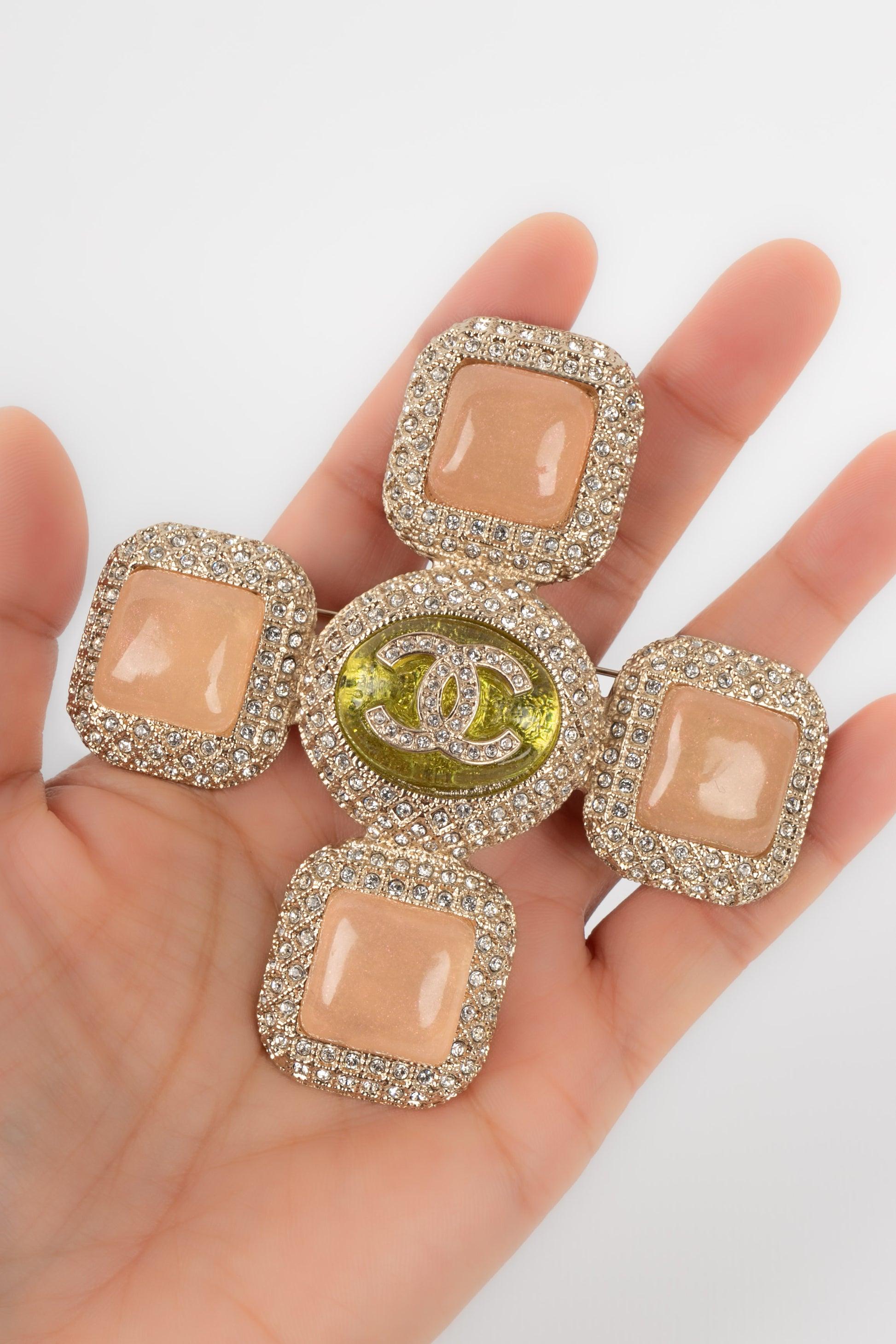 Chanel Champagne Metal Brooch Ornamented with Rhinestones and Resin, 2020 3