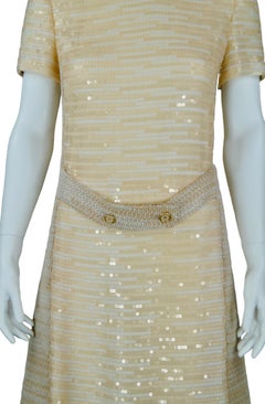Robe à sequins champagne Chanel, A/H 2001  FR 40