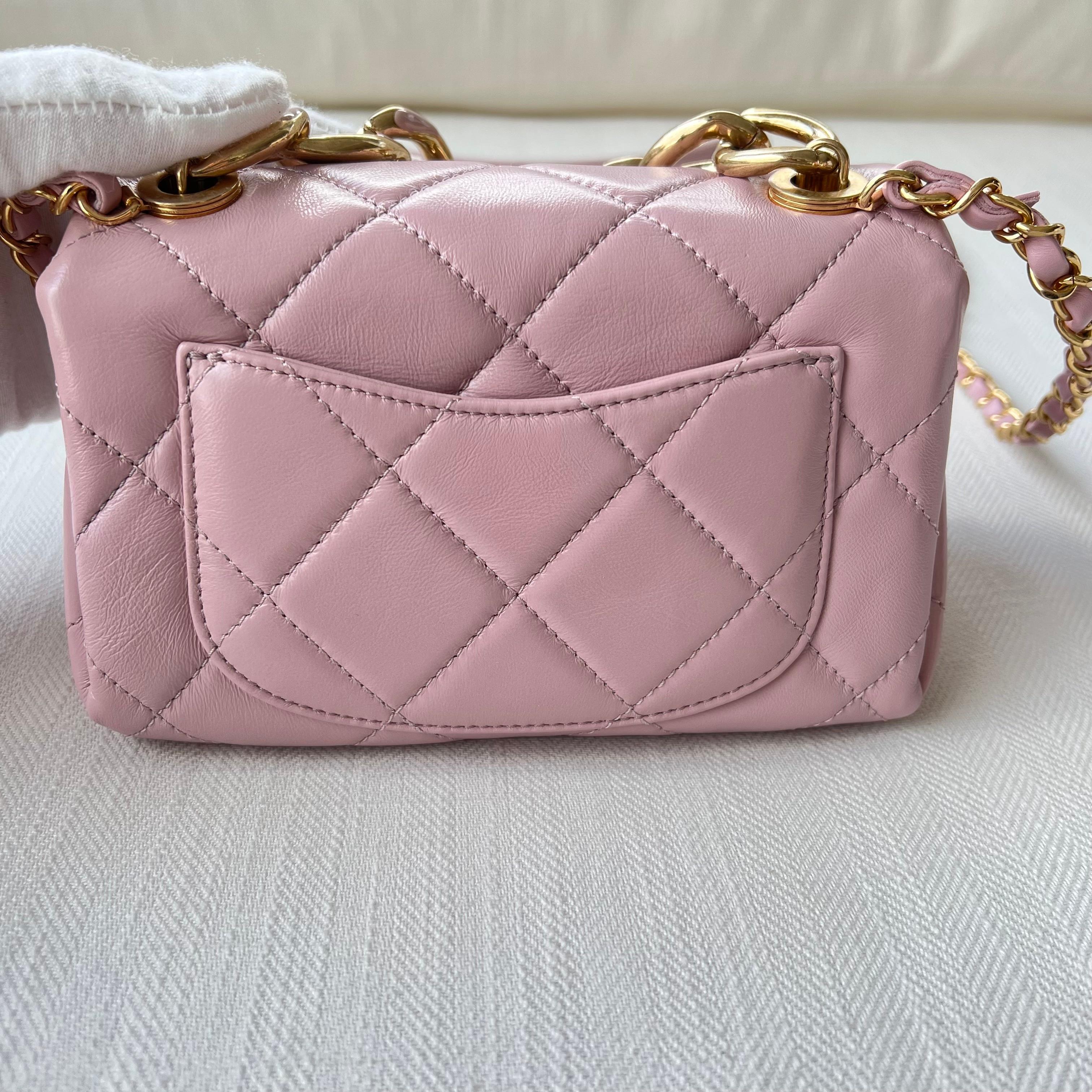 Chanel Chanel 22A Mini Flap Bag In Pink With Gold Hardware 2022 In New Condition In London, GB