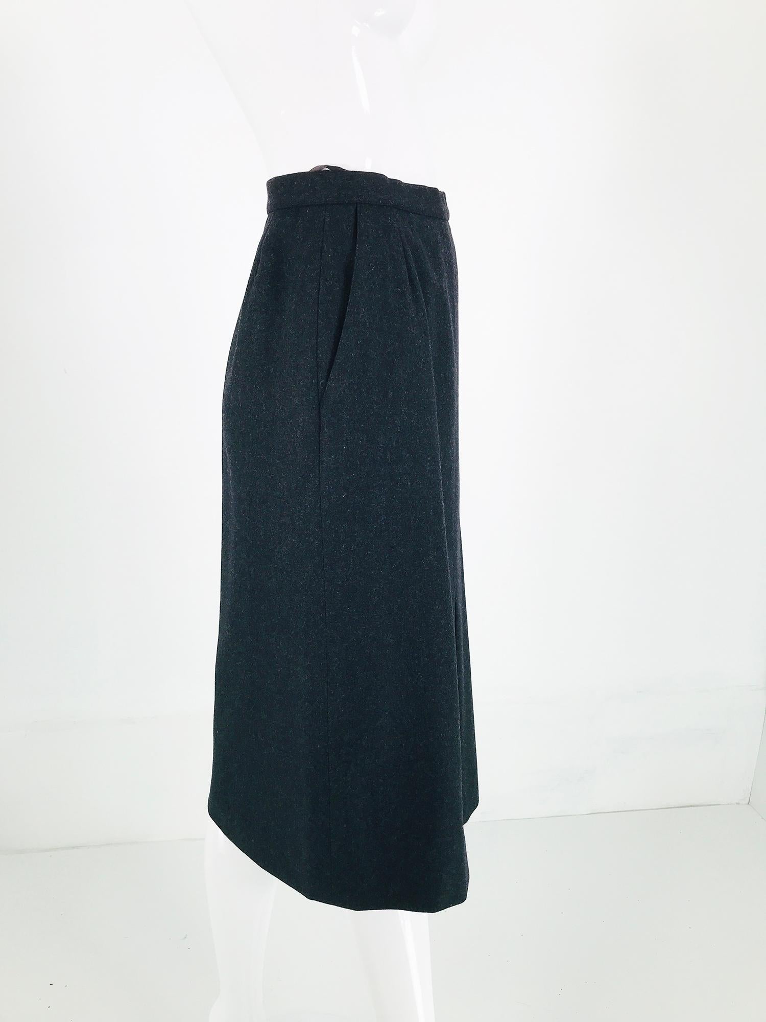 Black Chanel Charcoal Wool Kick Pleat Front Pocket Pencil Skirt Vintage For Sale