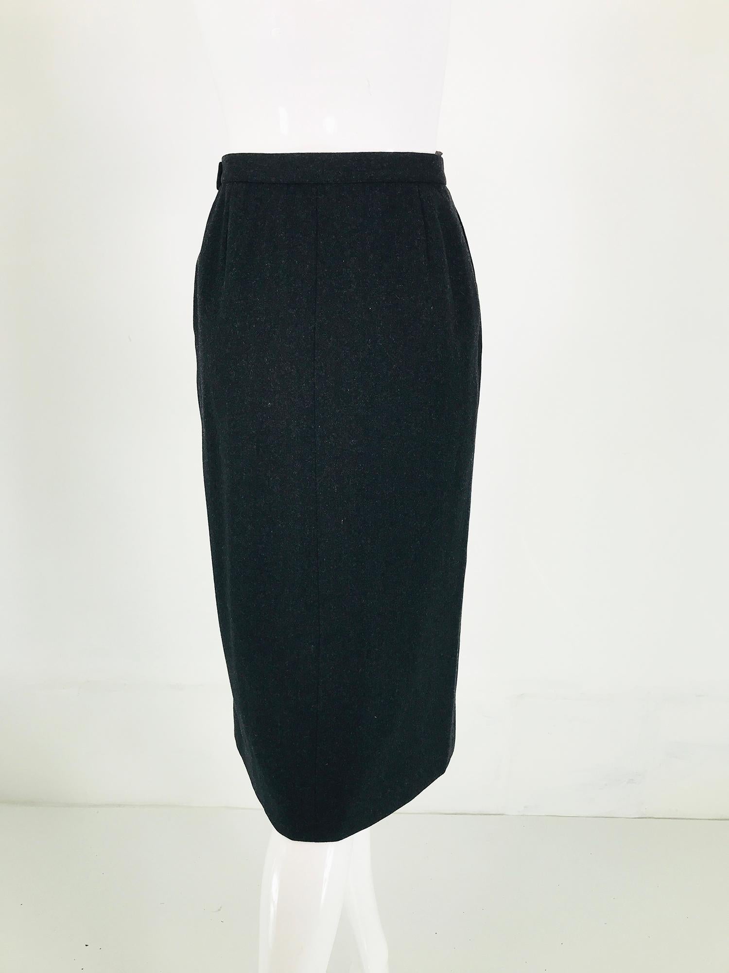 Women's Chanel Charcoal Wool Kick Pleat Front Pocket Pencil Skirt Vintage For Sale