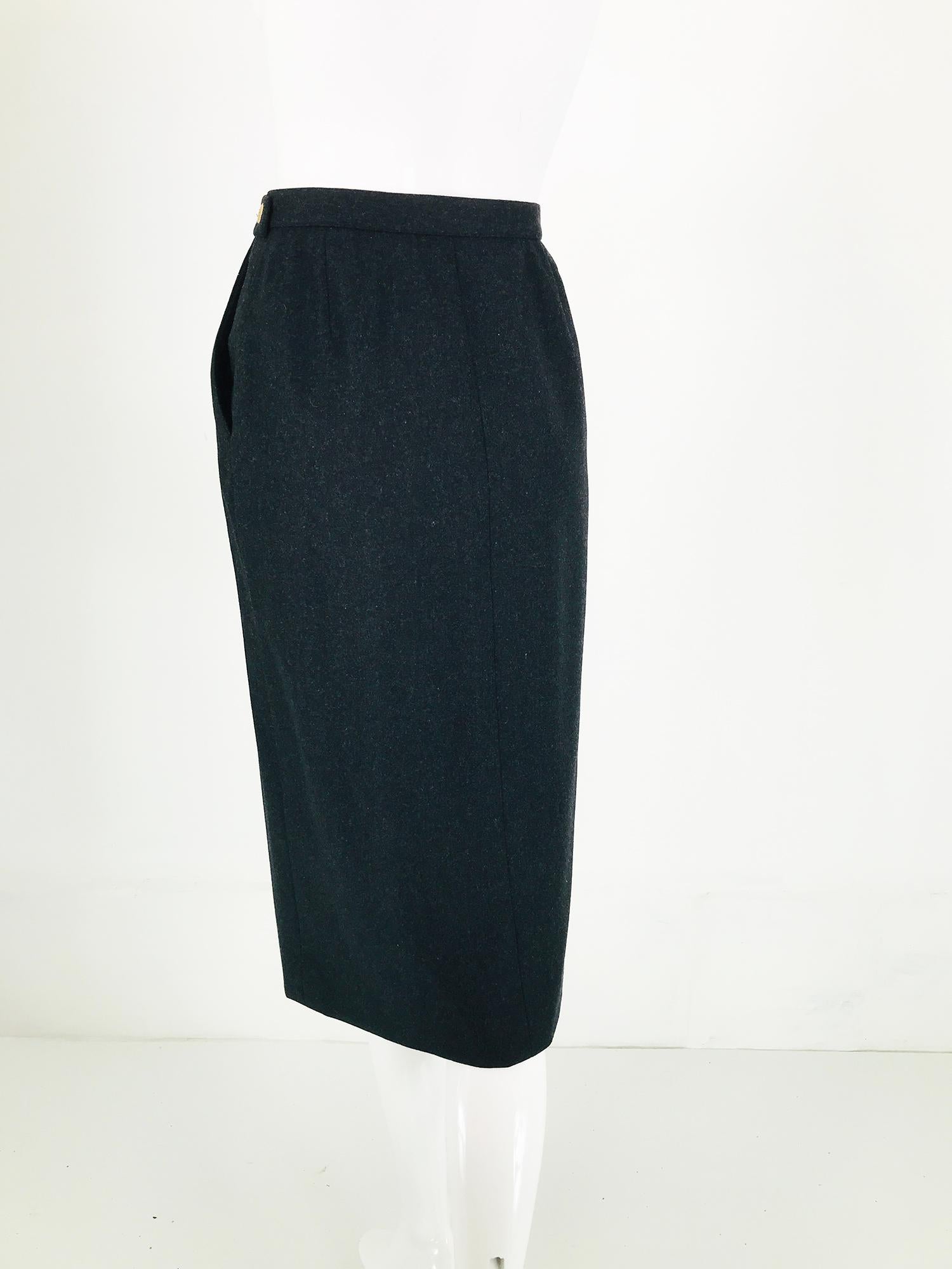 Chanel Charcoal Wool Kick Pleat Front Pocket Pencil Skirt Vintage For Sale 1
