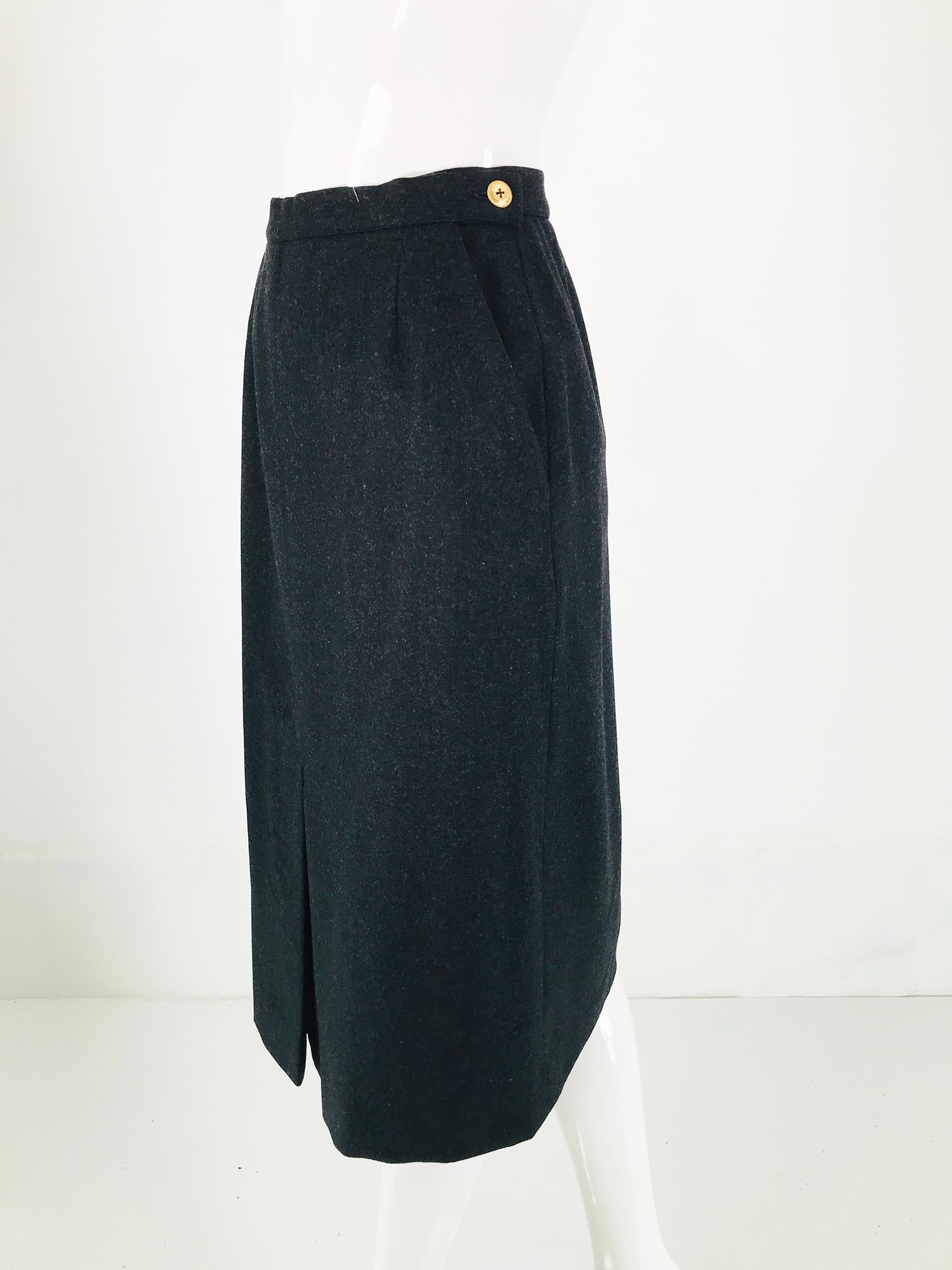 Chanel Charcoal Wool Kick Pleat Front Pocket Pencil Skirt Vintage For Sale 3