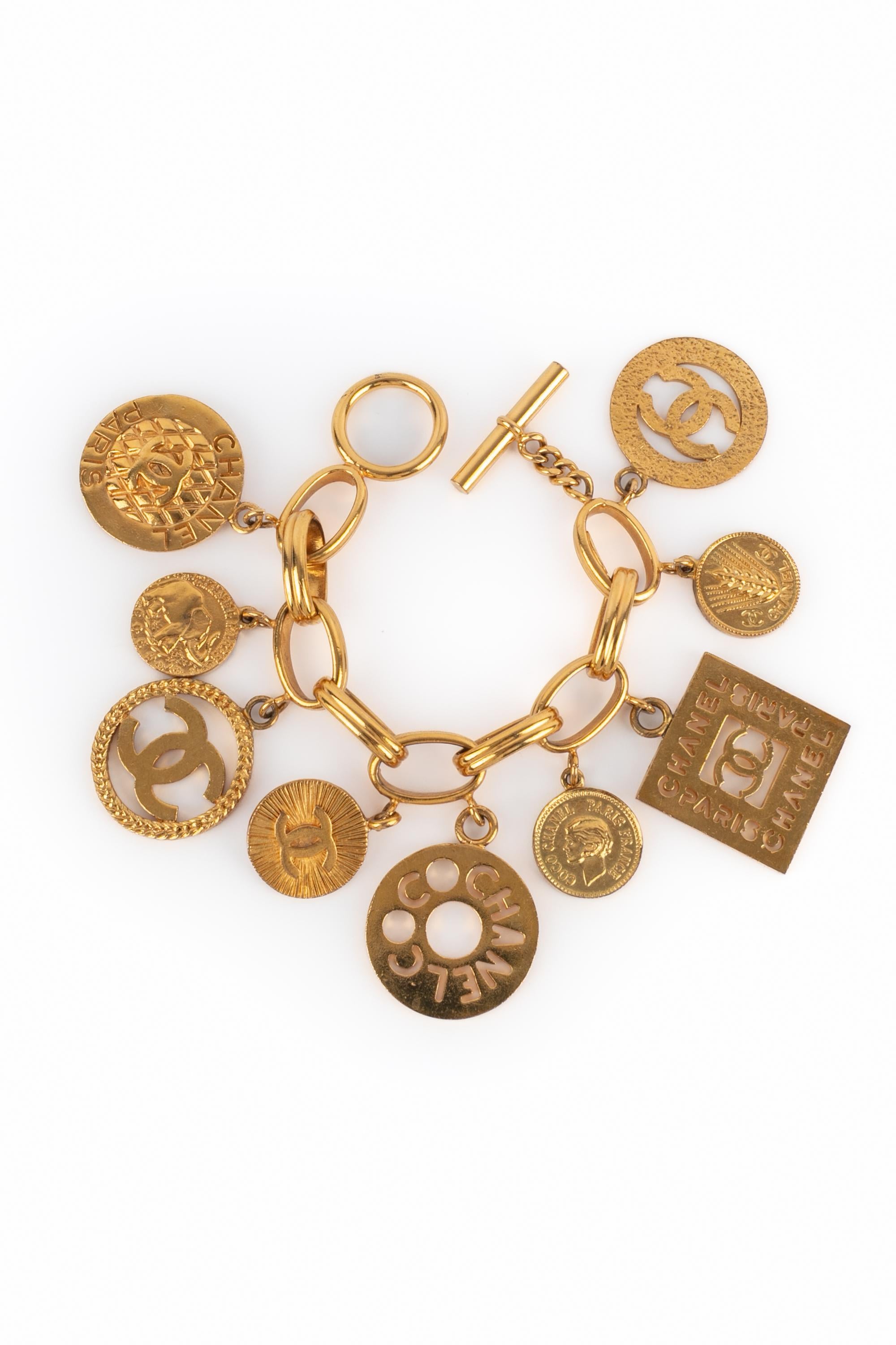 Chanel charm bracelet 1990s In Excellent Condition For Sale In SAINT-OUEN-SUR-SEINE, FR