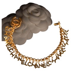 Bracciale charme Chanel di Karl Lagerfeld Primavera-Estate 1996