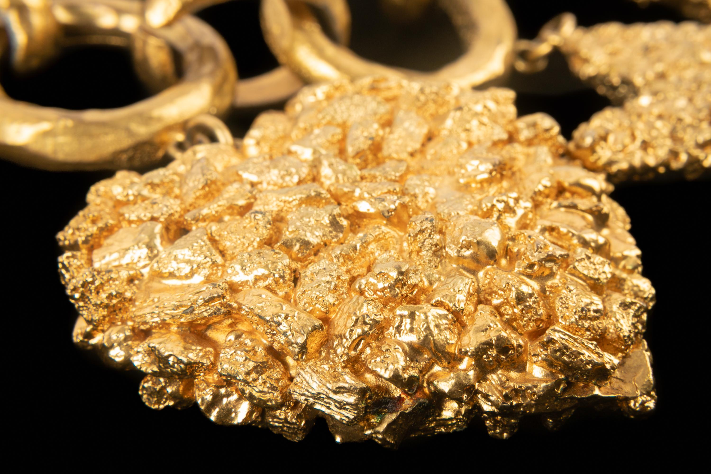 Bracciale charme Chanel Cruise 1993 in vendita 2