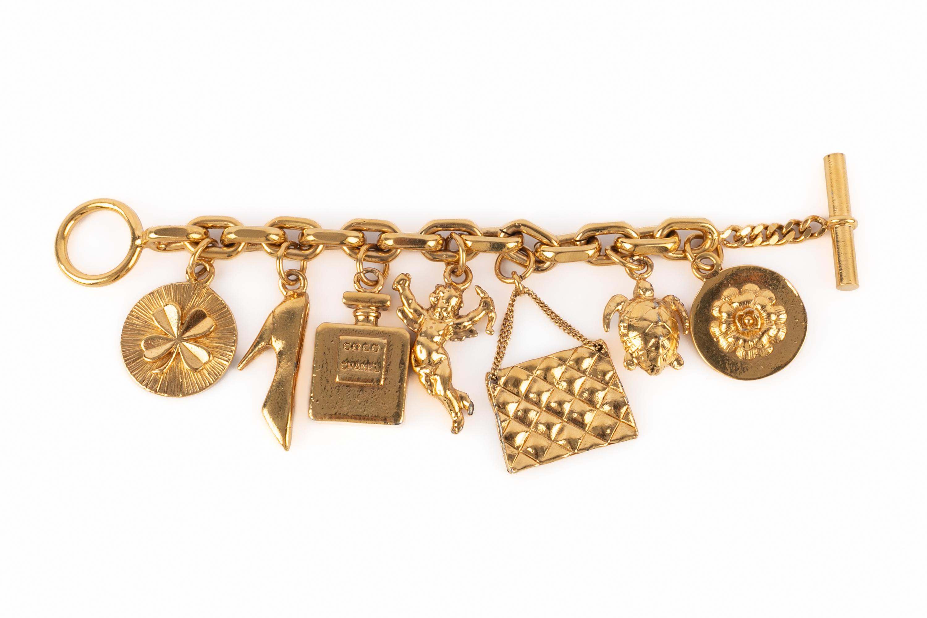 Bracciale con charme Chanel In condizioni ottime in vendita a SAINT-OUEN-SUR-SEINE, FR
