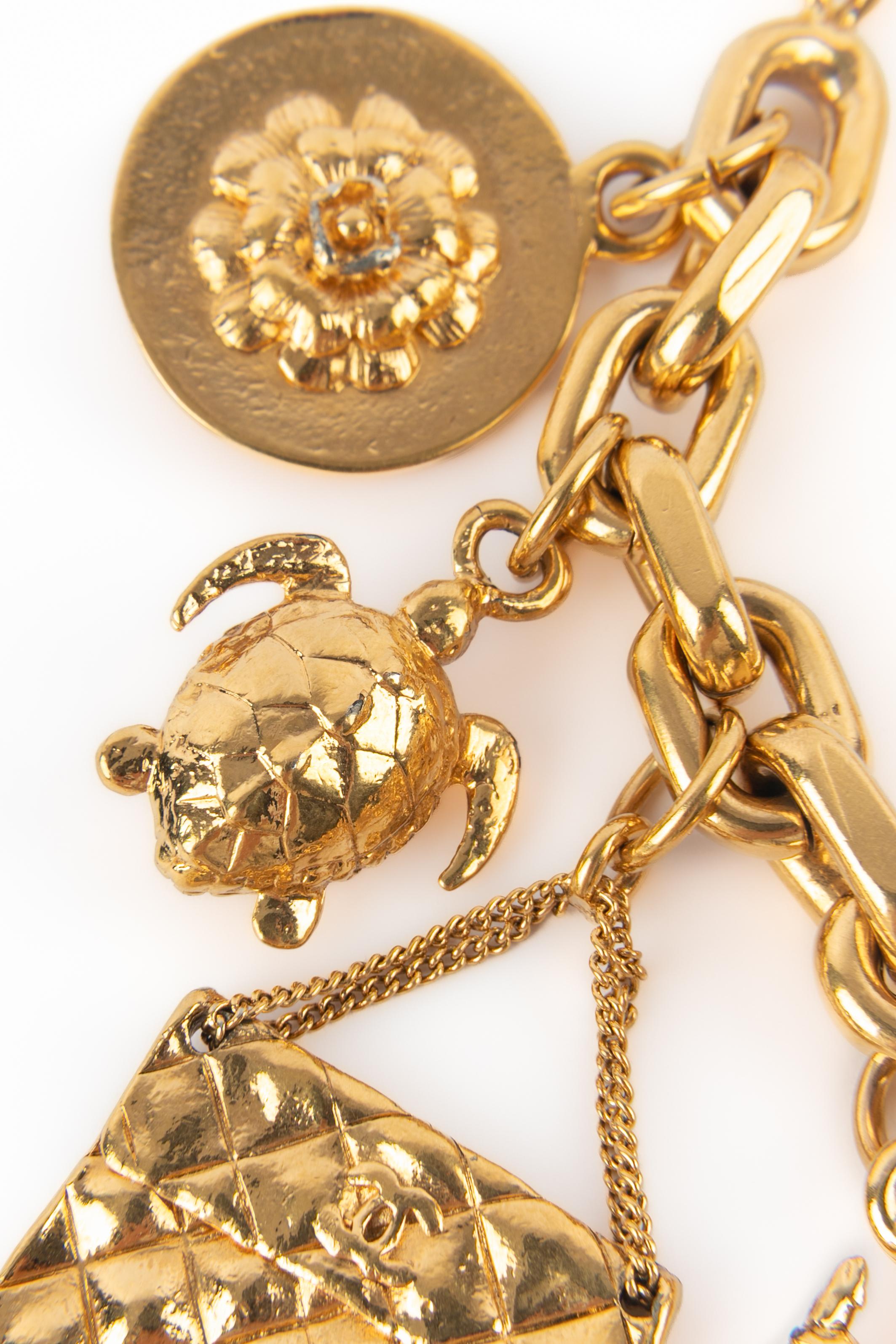 Bracciale con charme Chanel in vendita 2